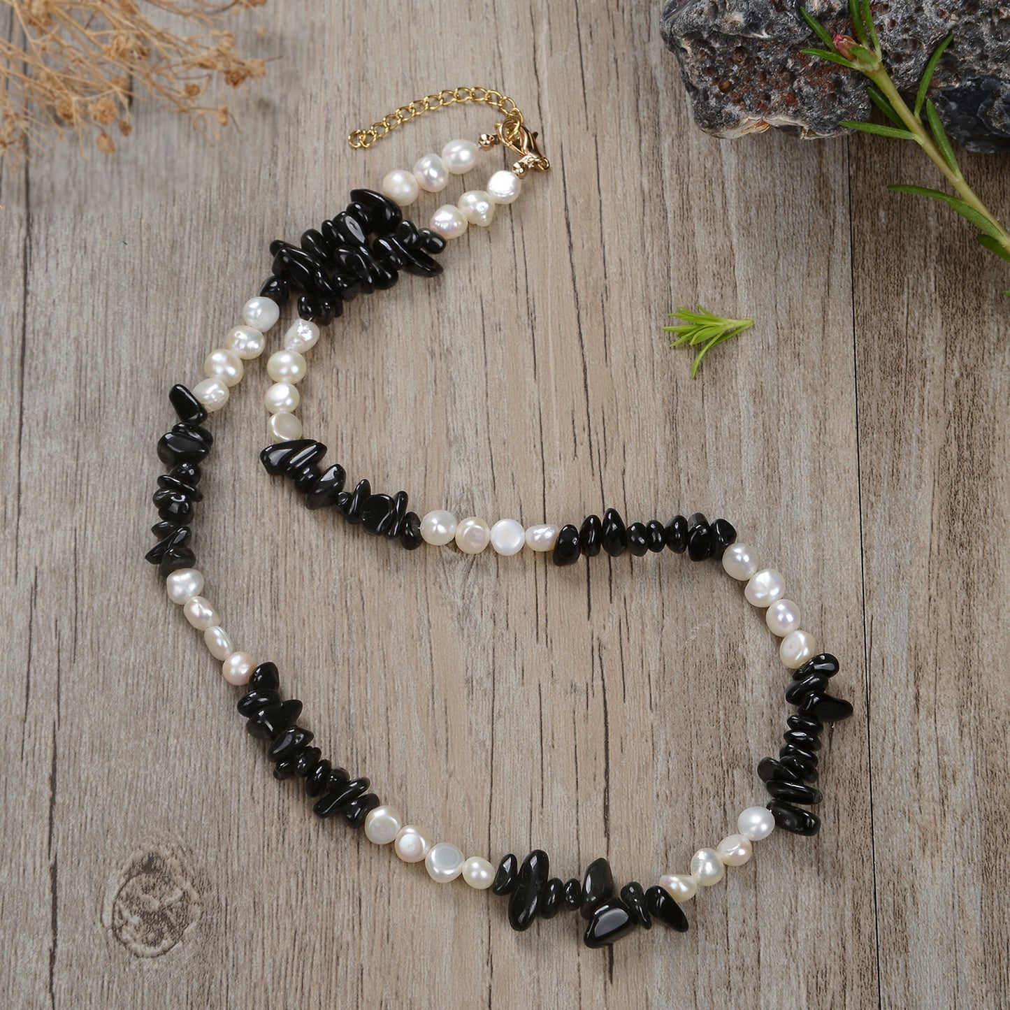 Natural fresh water pearl natural stone necklace