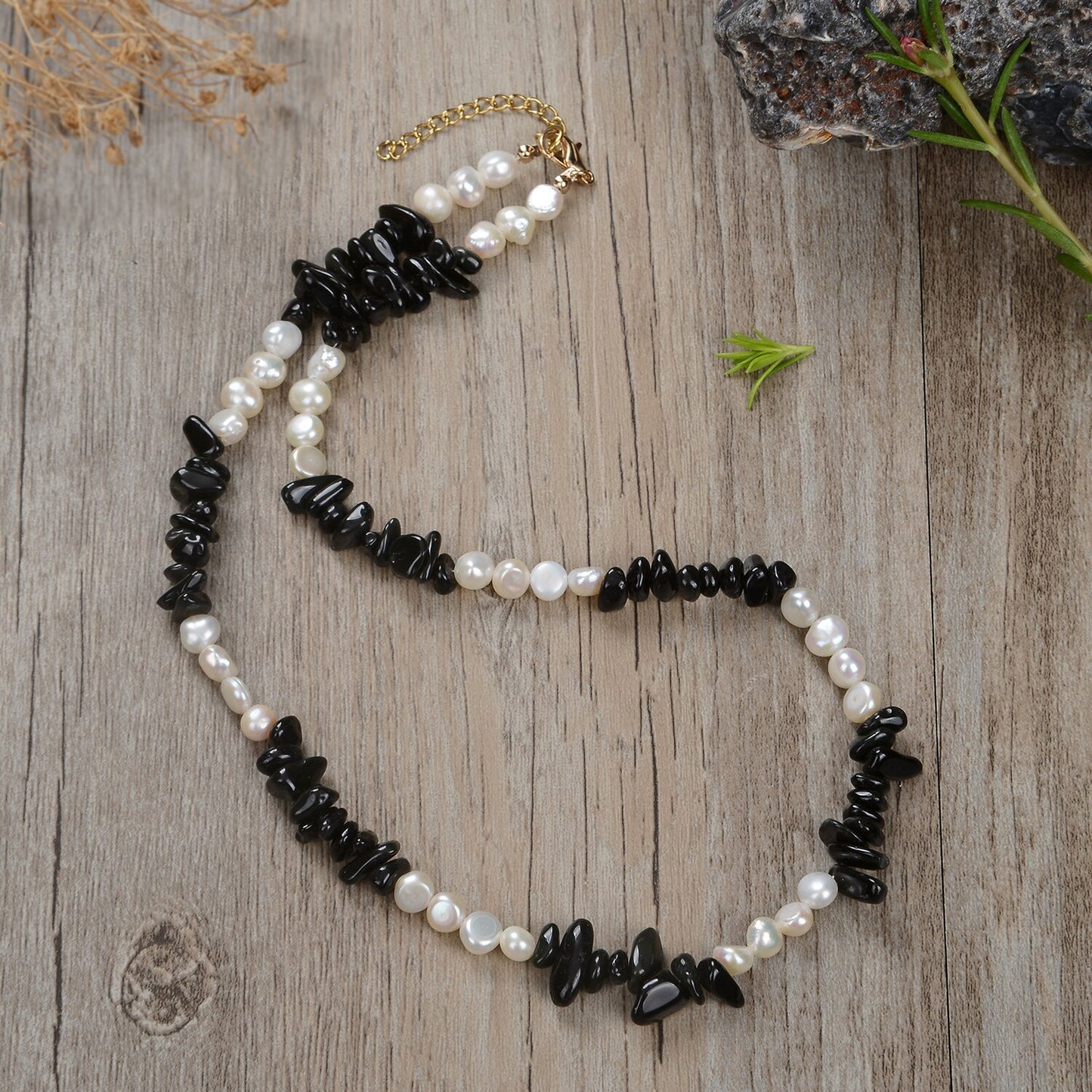 Natural fresh water pearl natural stone necklace
