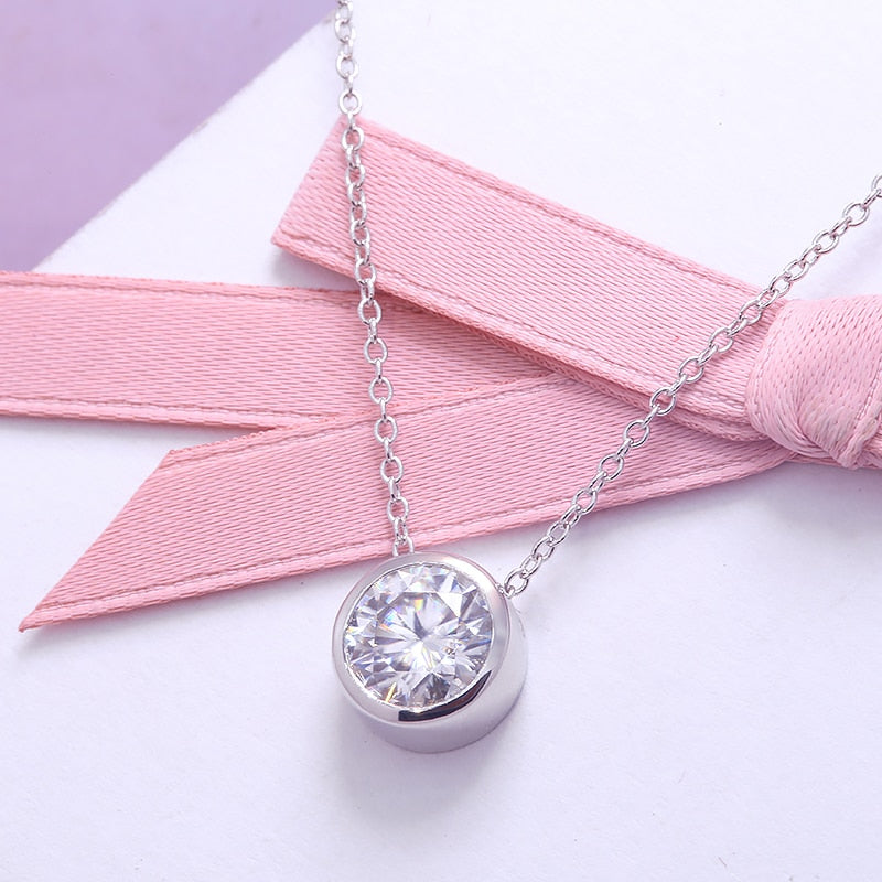 D color Round Excellent Cut Moissanite Bezel