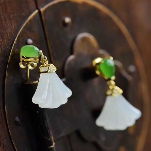 Silver inlaid natural Hetian white jade fan Earrings