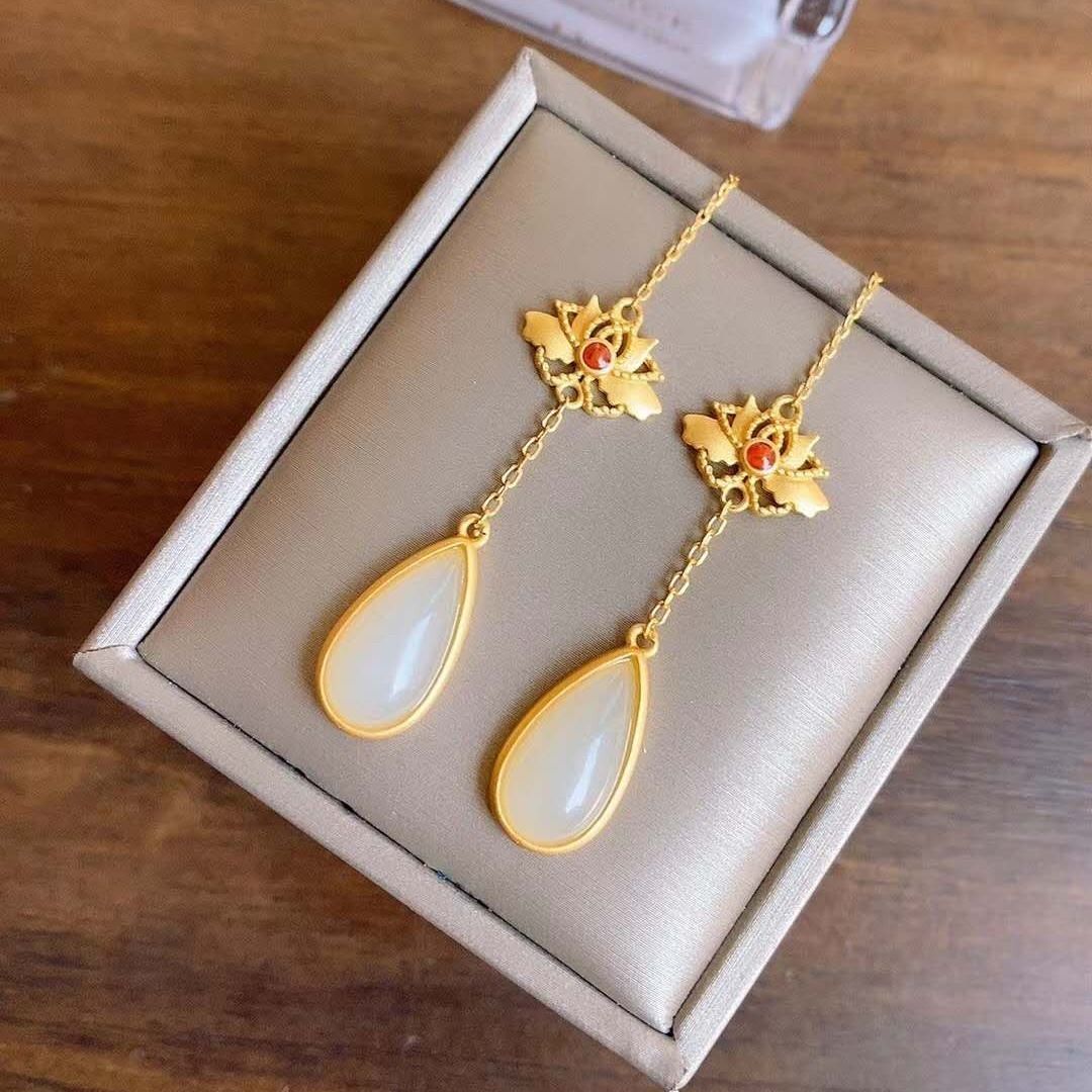 Natural Hetian white jade water drop shape unique