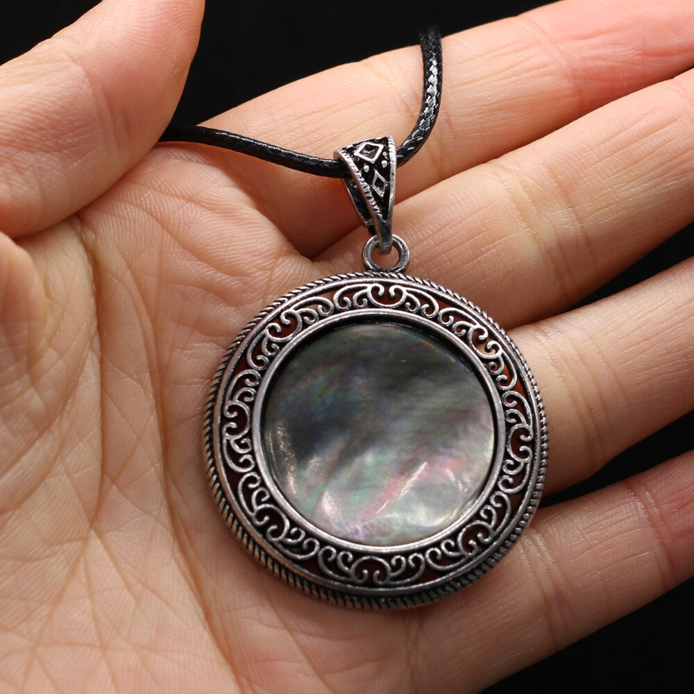 Antique Silver-Color Pendant Round Shape Lapis