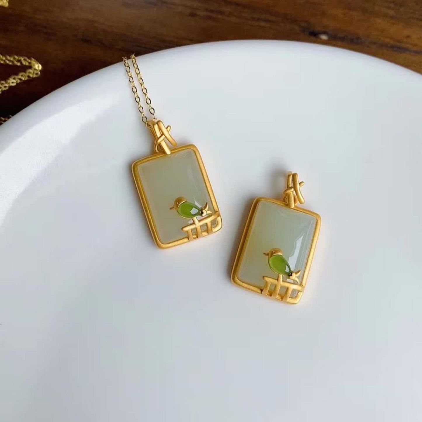 Natural Hetian White Jade Sparrow Pendant Necklace