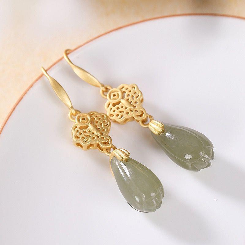 Original natural Hetian jade fresh orchid earrings
