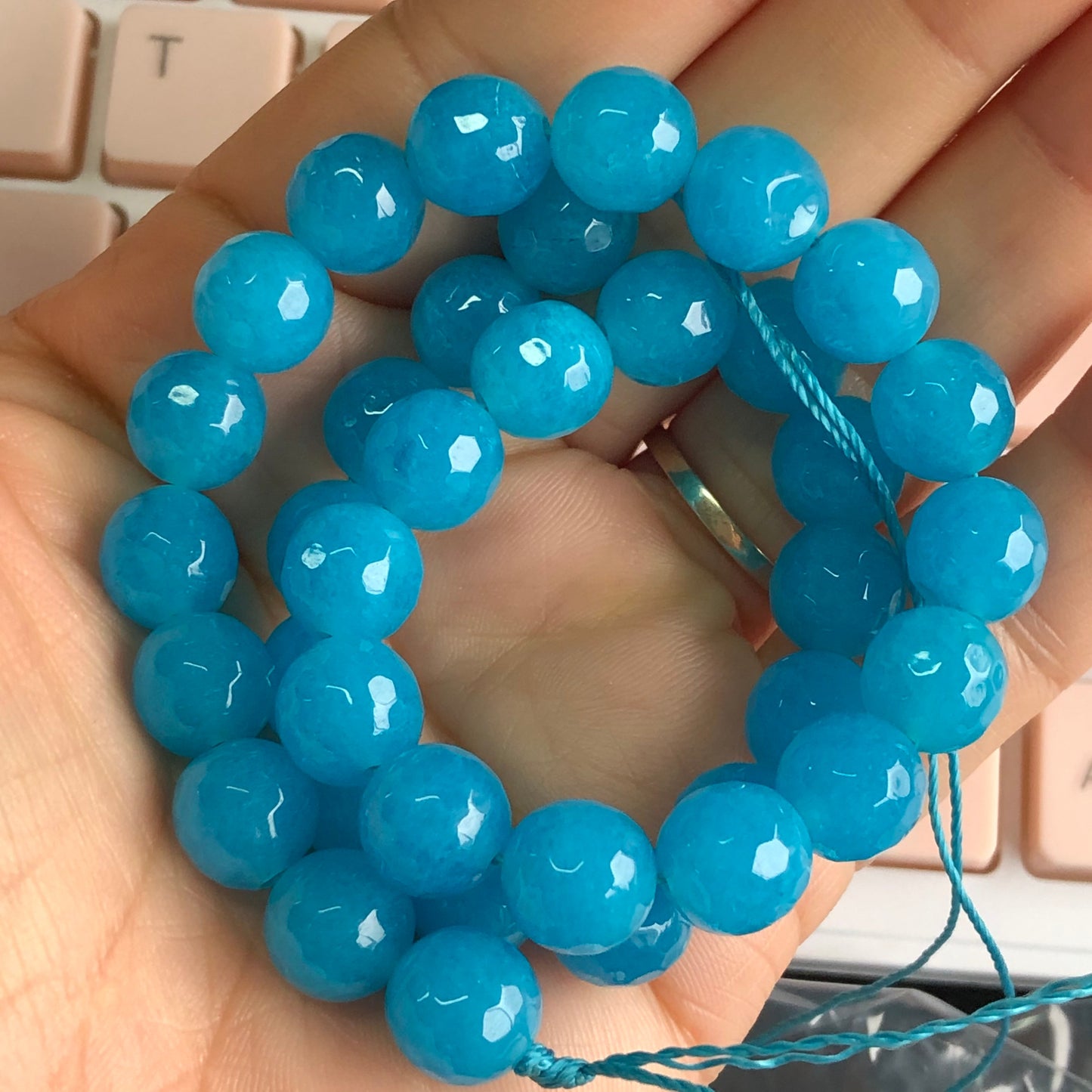 Faceted Dark Green Chalcedony White Jades Stone
