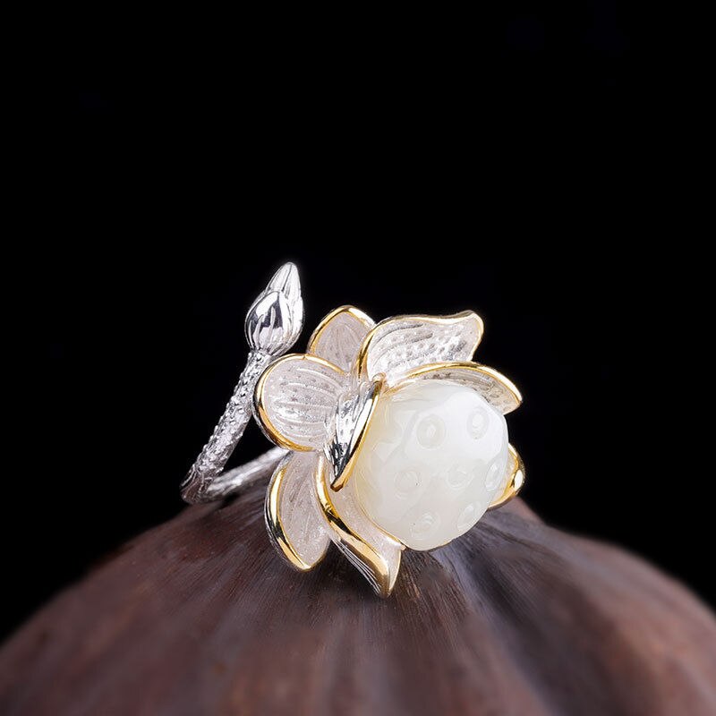 Female Model Atmospheric Retro Open Ring