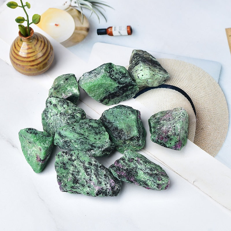 Epidote Raw Ore Irregular Healing Green Quartz Healing Stone