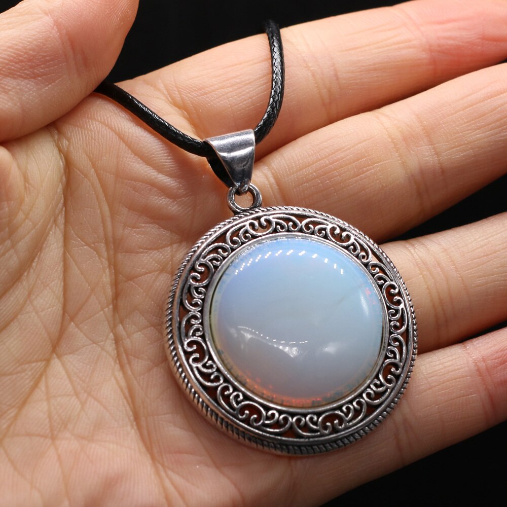 Antique Silver-Color Pendant Round Shape Lapis