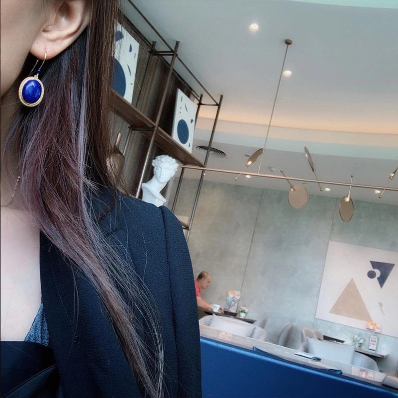 Oval lapis lazuli short earrings cold wind