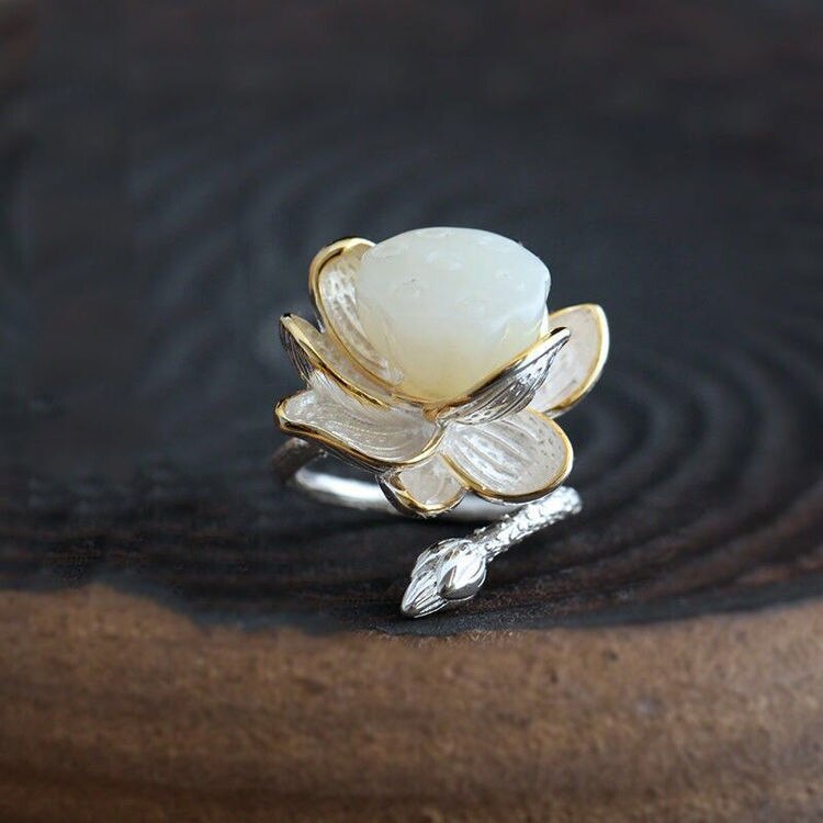 Female Model Atmospheric Retro Open Ring