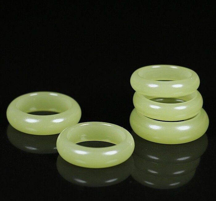 Natural green Hetian Jade Ring Chinese Jadeite