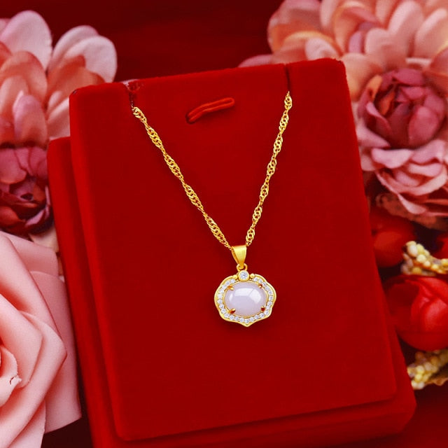 Gold Chain Necklace Pendant Green Emerald Gemstone