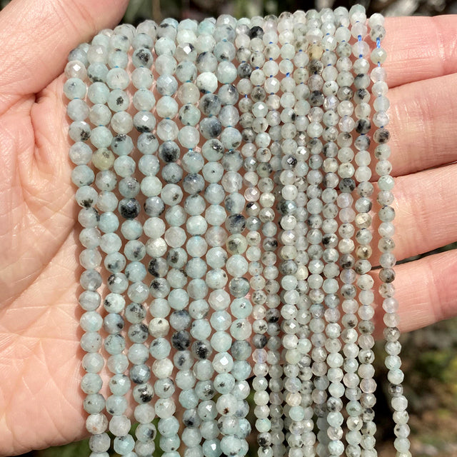Natural Stone Faceted Opals Crystals