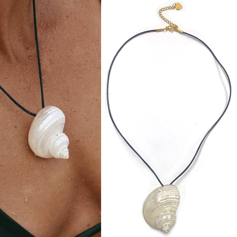 Natural Baroque Freshwater Short Pearl Necklace Conch Necklace
