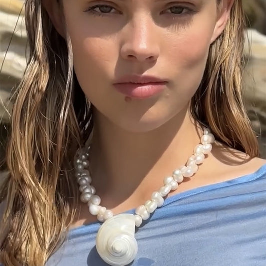 Natural Baroque Freshwater Short Pearl Necklace Conch Necklace