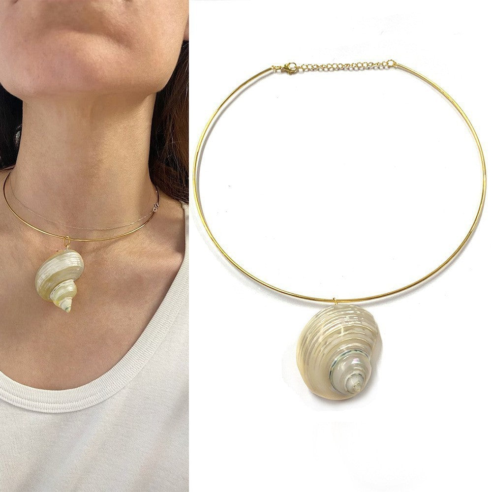 Natural Baroque Freshwater Short Pearl Necklace Conch Necklace