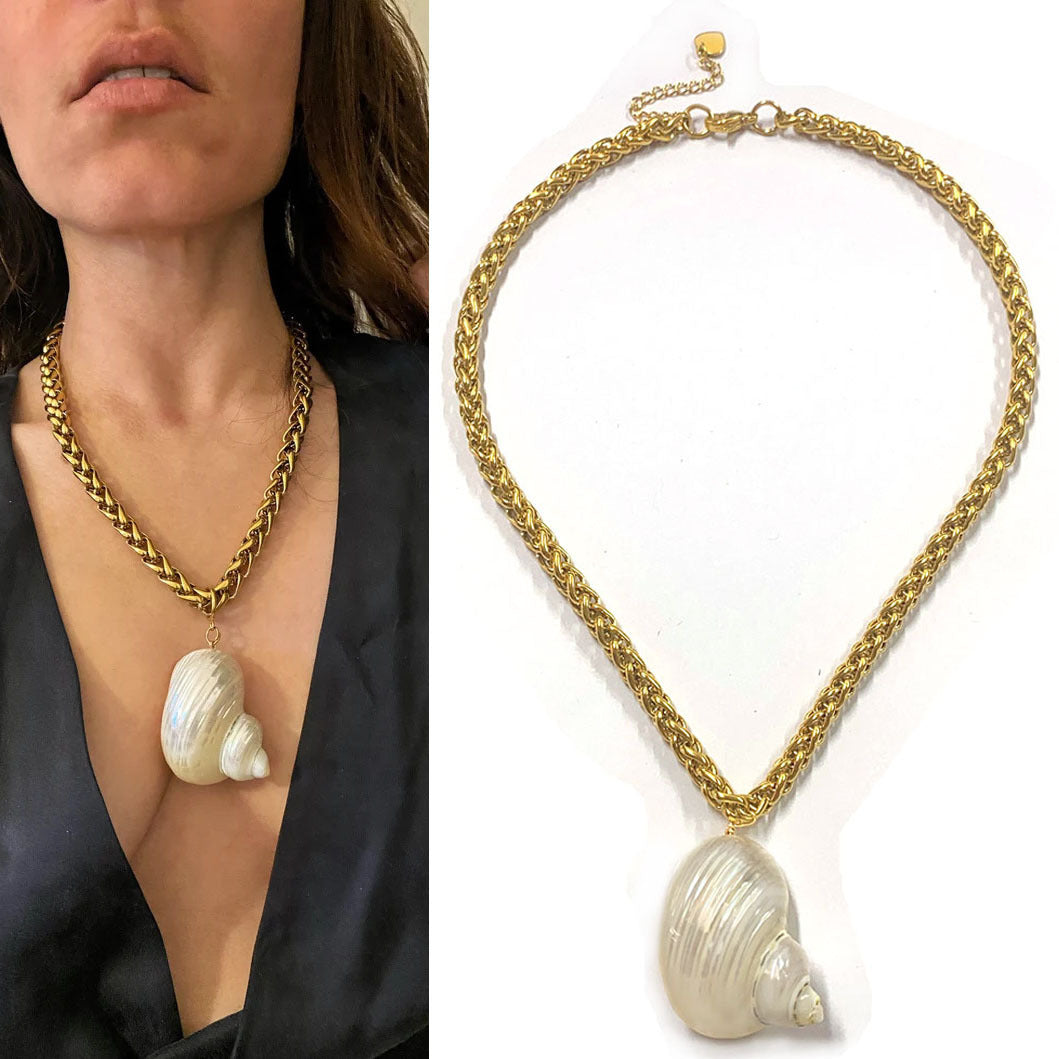 Natural Baroque Freshwater Short Pearl Necklace Conch Necklace