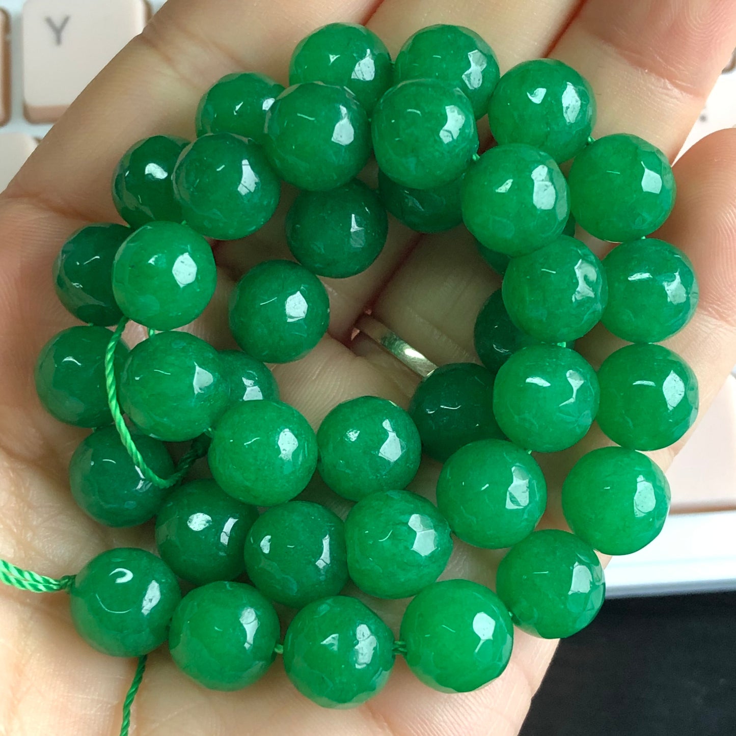 Faceted Dark Green Chalcedony White Jades Stone