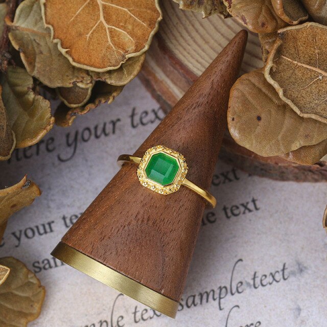 Luxury Vintage Dyed Green Jade Female Ring